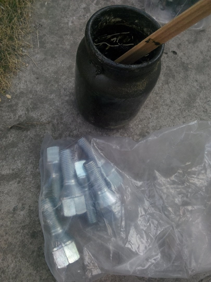Повна заміна заміна колісних болтів 2