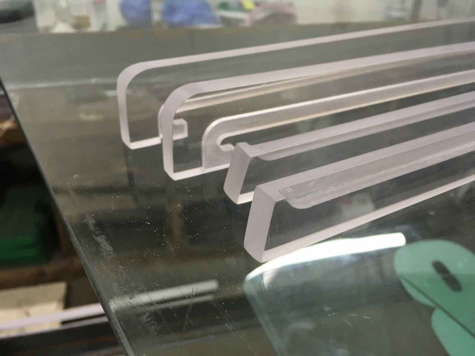 Lightweight plastic body 5
