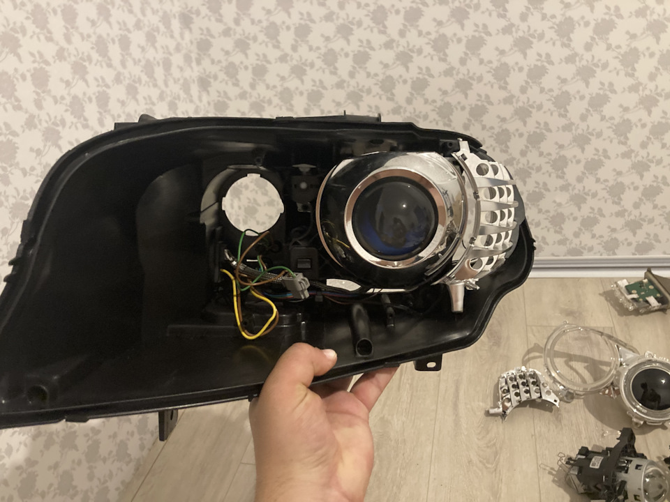 З ксеноновим галогеном 4