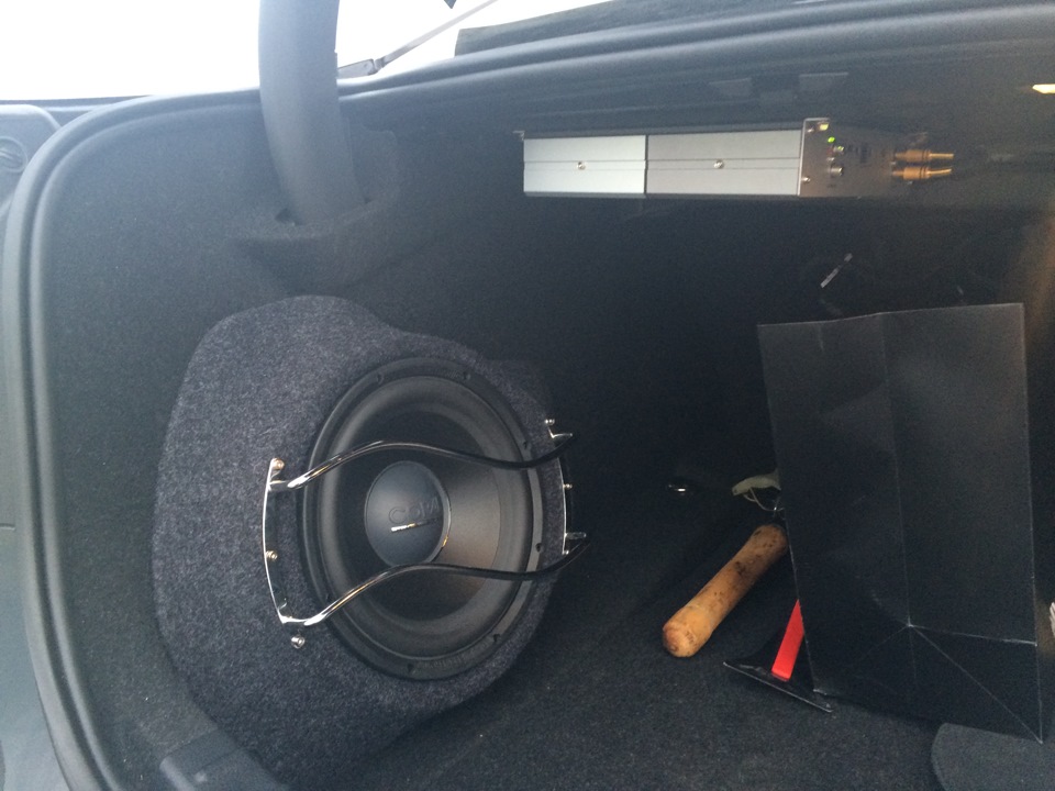 Саб Coral і підсилювач Gladen Audio 3