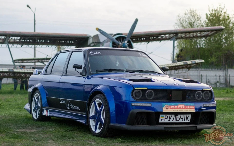 OLD CAR LAND у Квітні 2016