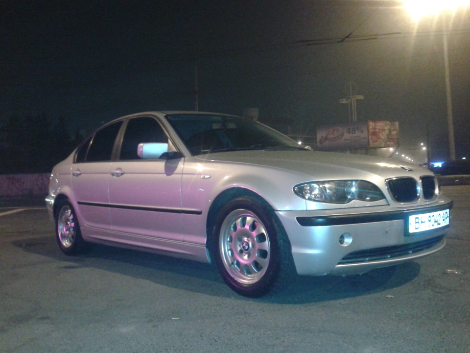 ніч і BMW 1
