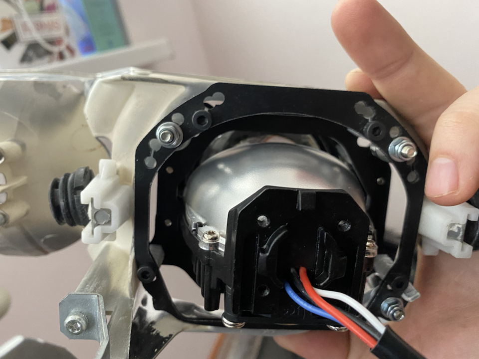 Заміна стандартного світла D2s на модулі Bi-Led Aozoom a3 max 3