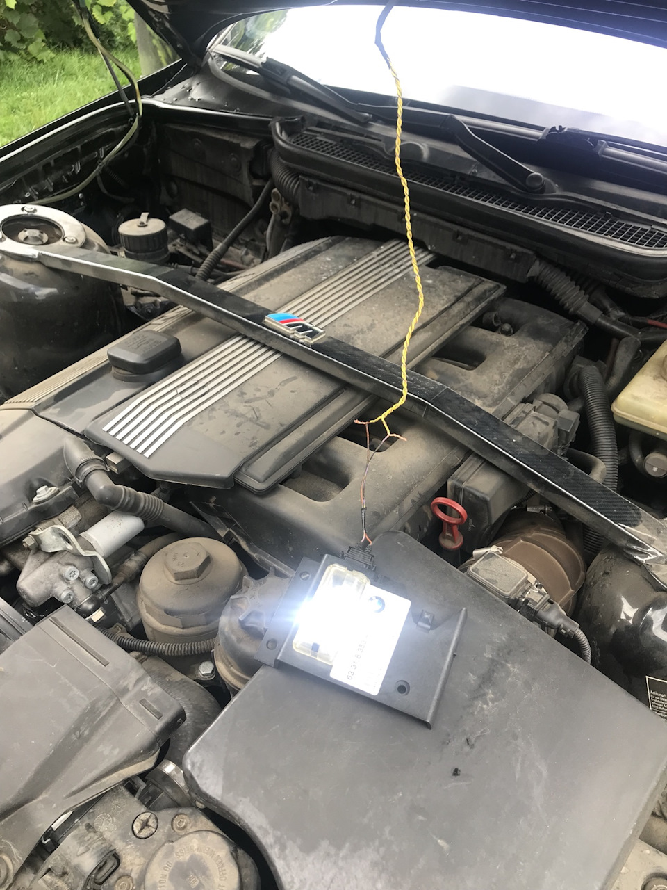 Підсвічування підкапотного простору BMW E36 4