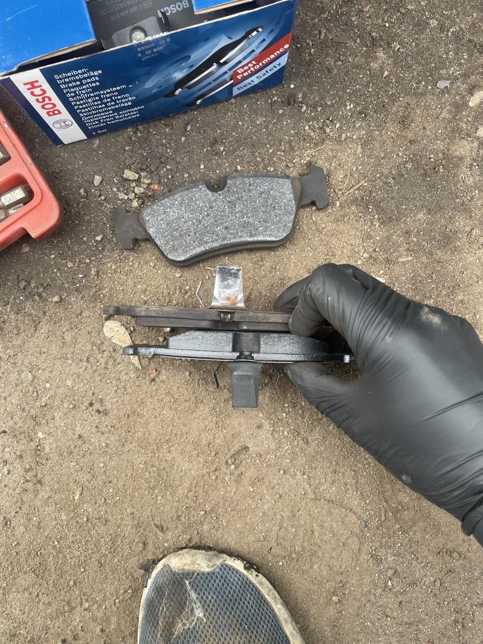 Заміна передніх гальмівних колодок 1