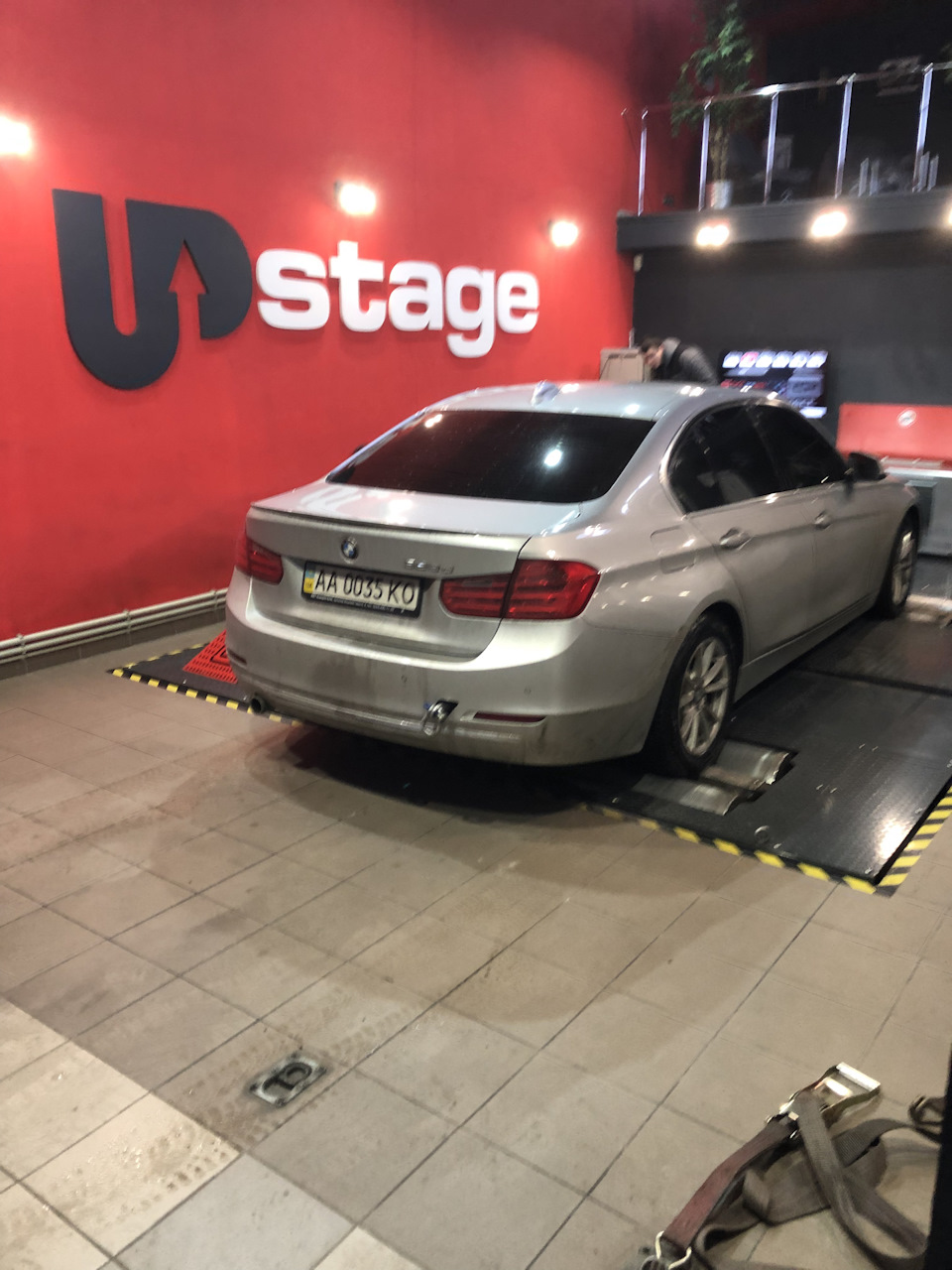 Чип. Стенд. Графік. UpStage. 2
