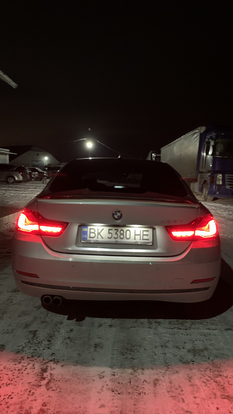 Задні ліхтарі GTS та спойлер PSM 4