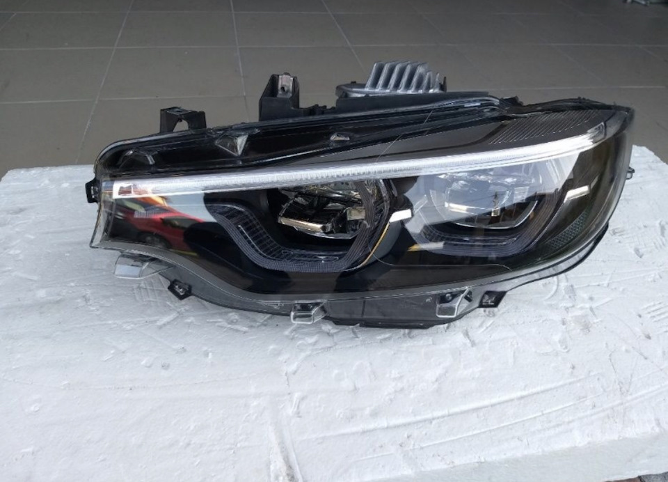 Закупівлі - фари LED Adaptive, передній бампер, купа пластику 2