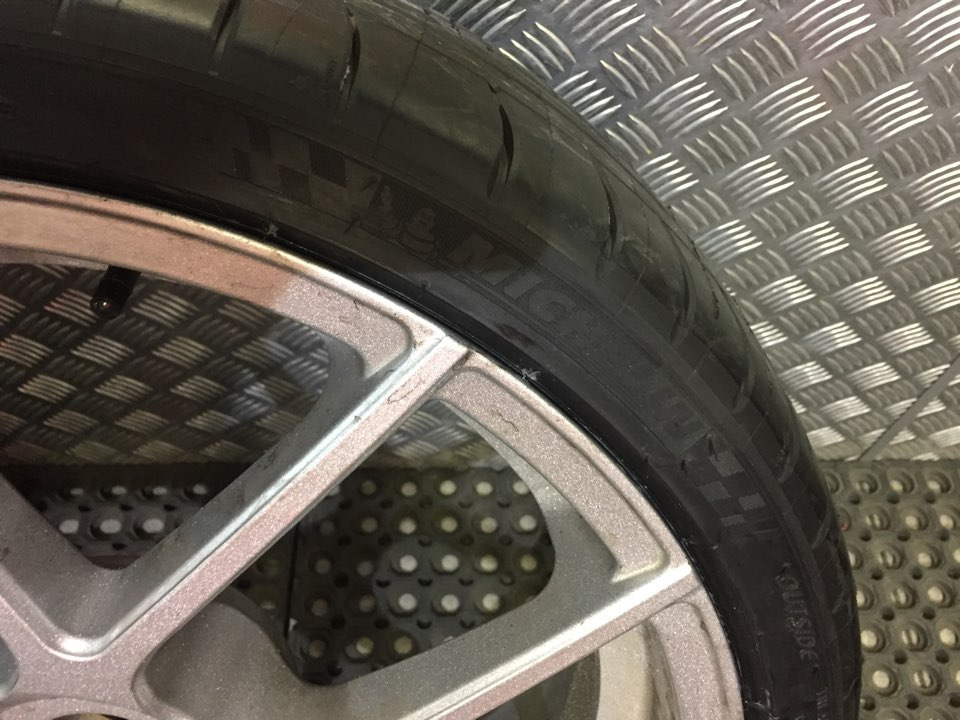 235/35 R20 Michelin Pilot Super Sport 1