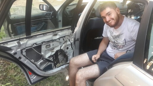 А ось і озеро в салоні ... і заразом обезшумка дверей і багажника. 3