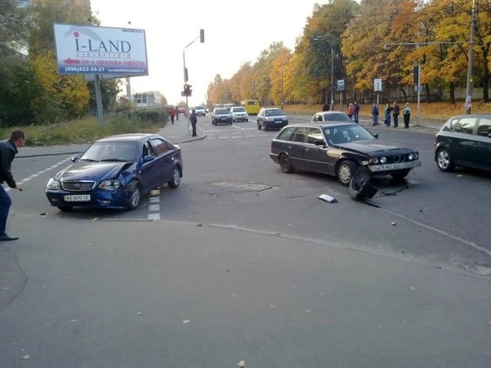 Ну ось що накоїв мега Geely