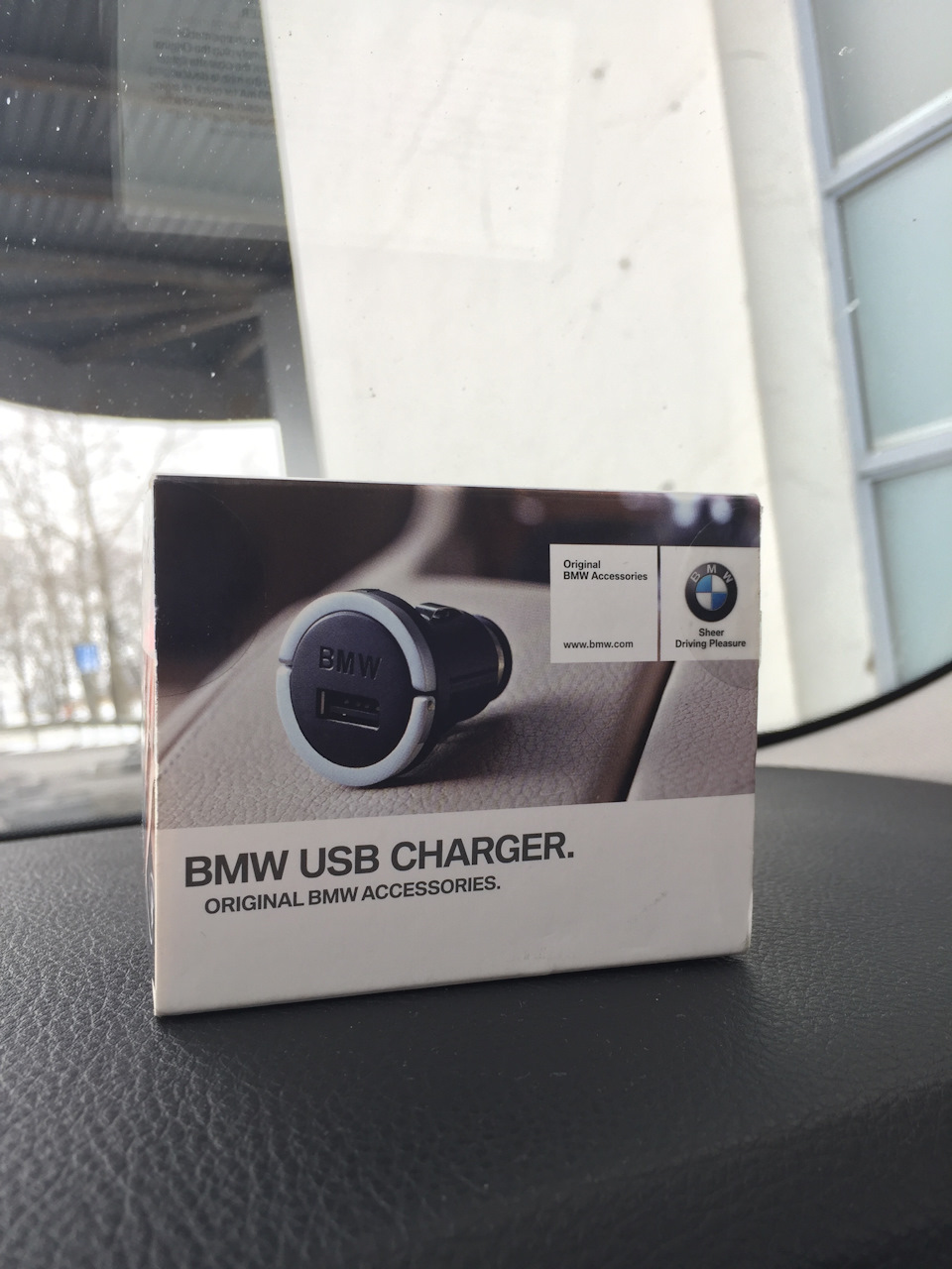 LCI накладка біля підлокітника + BMW USB CHARGER 3