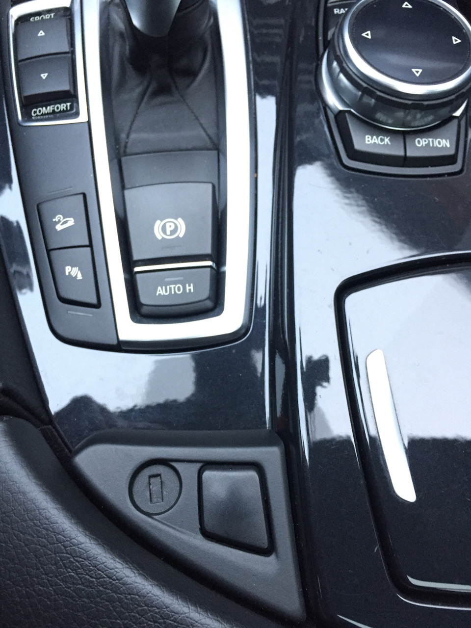 LCI накладка біля підлокітника + BMW USB CHARGER 1