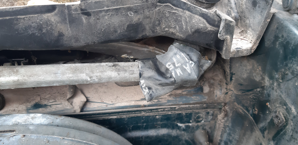 Біда не приходить одна. Заміна пружин та поломка двірників 4