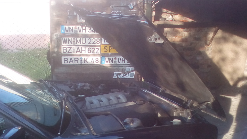 Газові упори капота 2