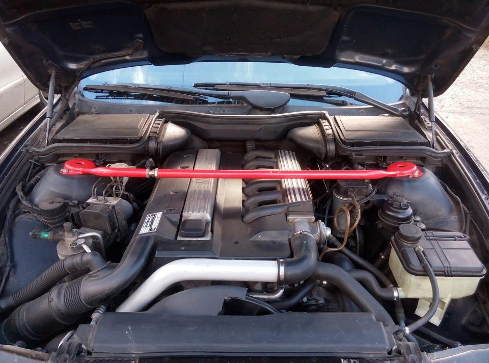Розкладка передніх стійок BMW e39.