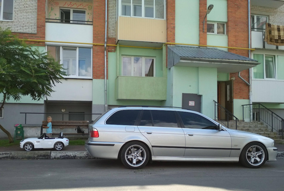 #10 Сімейний BMW Club 1