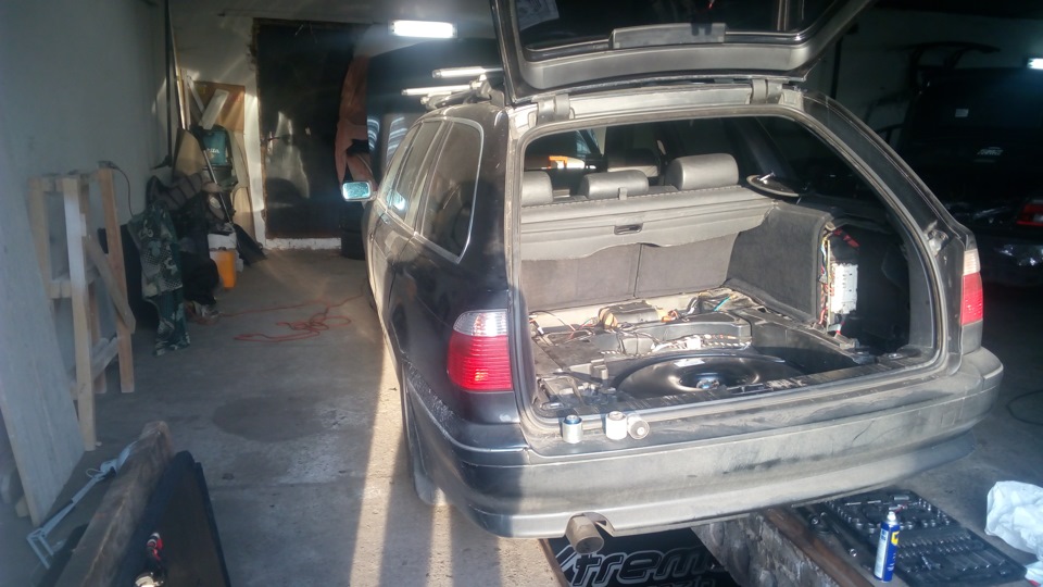 Заміна сайлентів H-важелів E39 TOURING 2