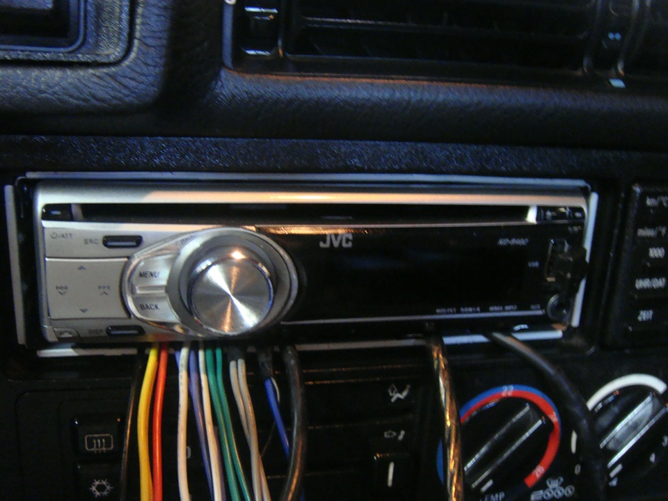 Поставив свій улюблений JVC. 1