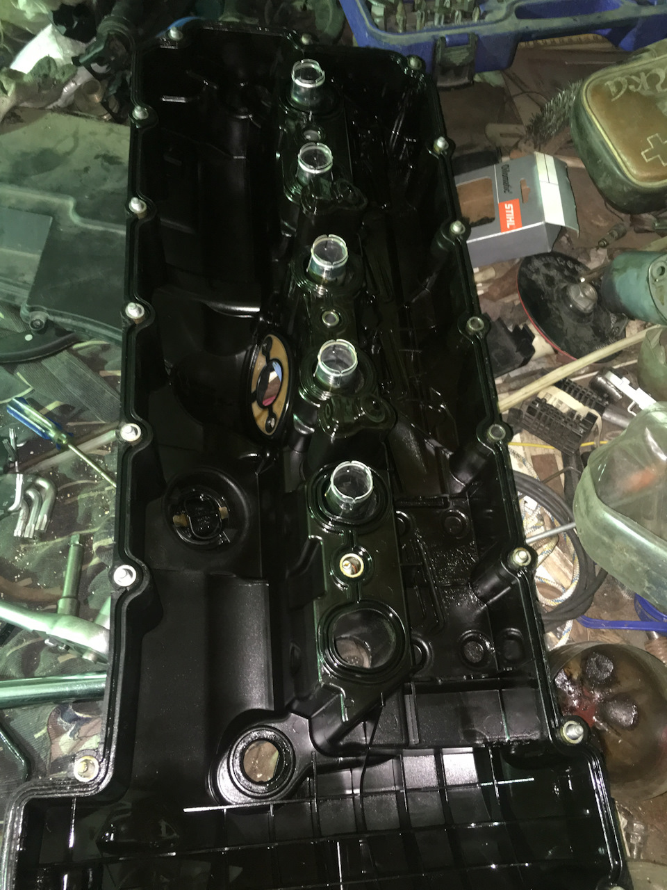 заміна прокладки Valvetronic та клапанної кришки двигуна n52 5