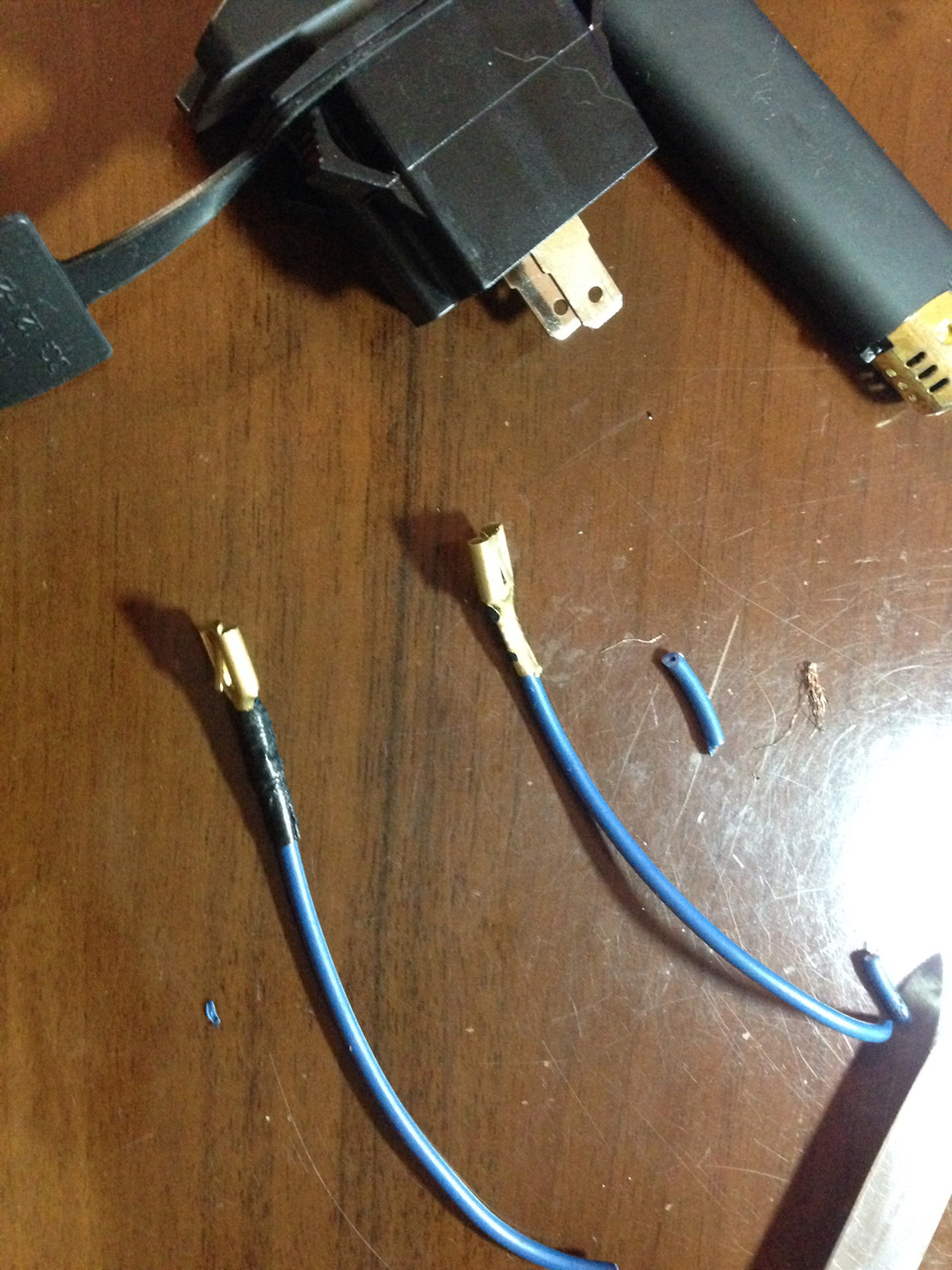 USB тут))) 2