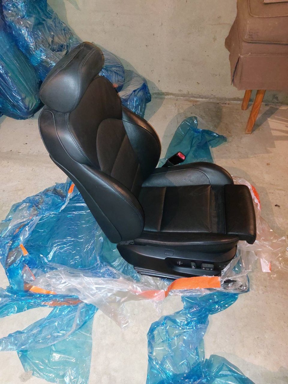 M5 Seats 2