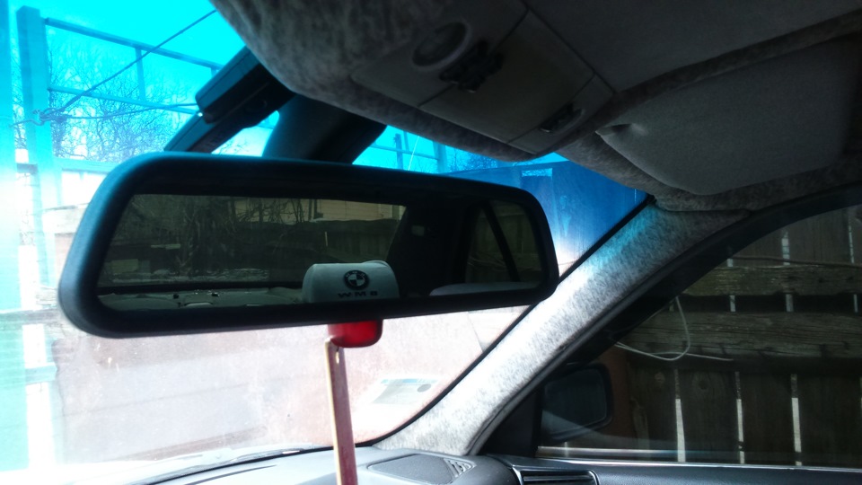 козирки з підсвічуванням і салонне дзеркало з автозатемненням 3