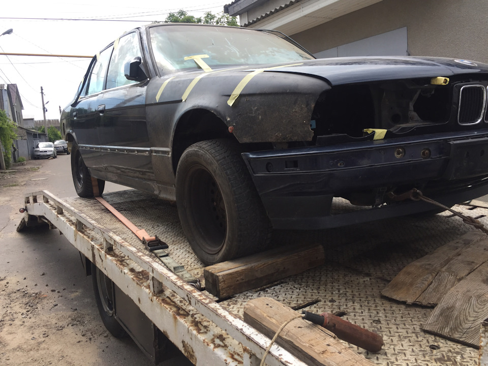 Все рухається. Пофарбування, м50, шейвінг підкапотки BMW 2