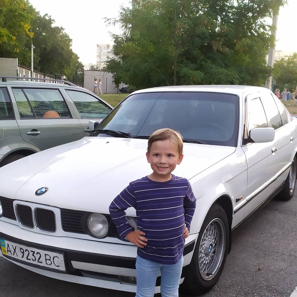 Татусин помічник😎 1