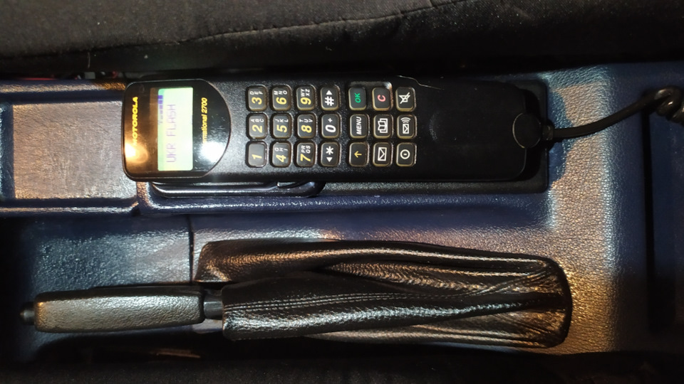 стільниковий телефон Motorola 2700 international 1
