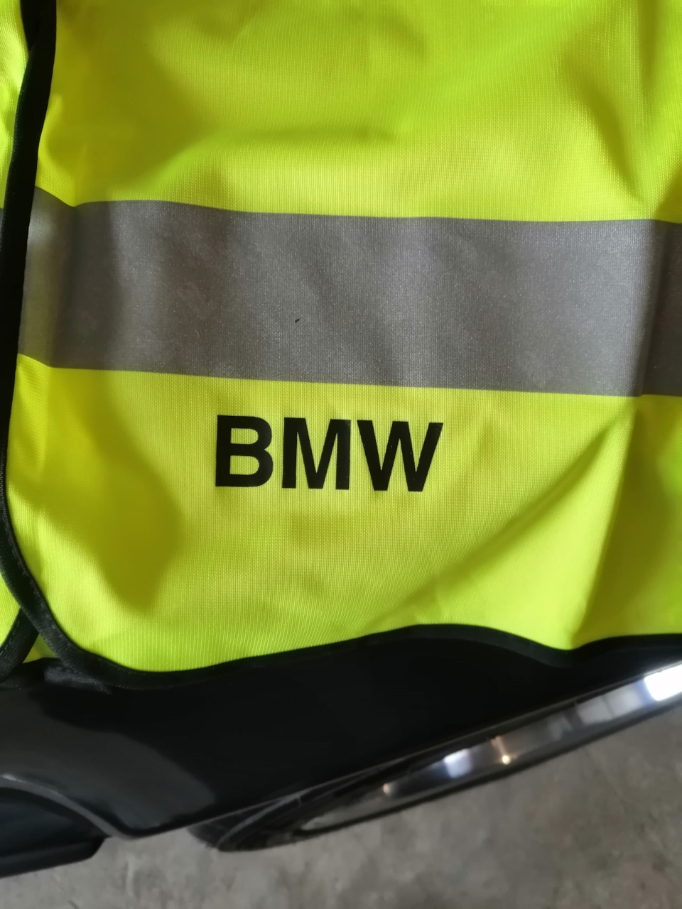 Сигнальний жилет BMW 5