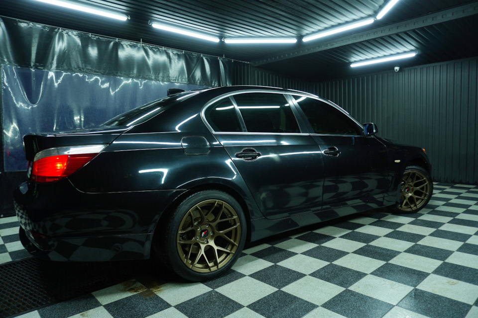 Найкрасивіші Різноширокі R18 BMW e60 2