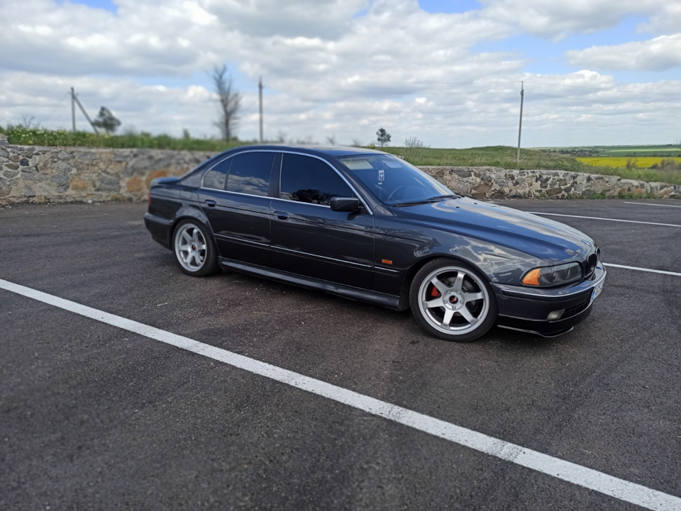 Диски япона мати встановлені на BMW е39 5