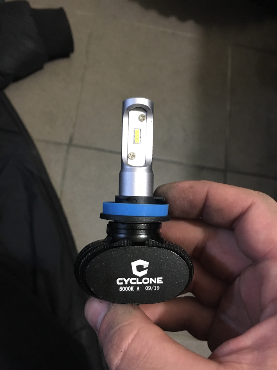 Заміна лампочок ПТФ і вічко на Led. 2