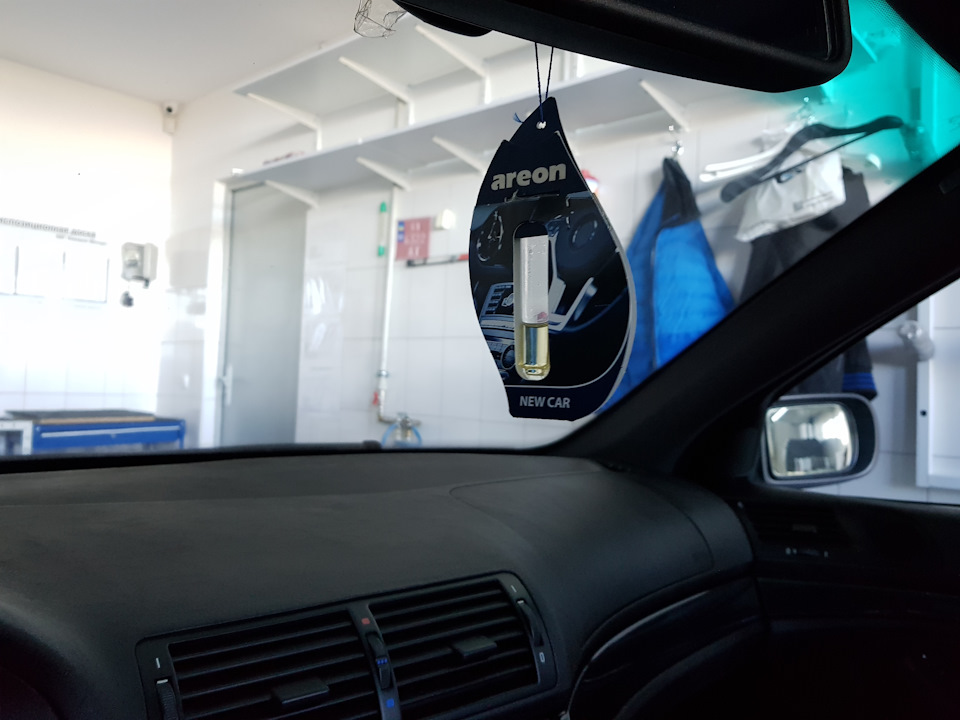 Абсолютно нове ///M кермо і OEM пахучка 1