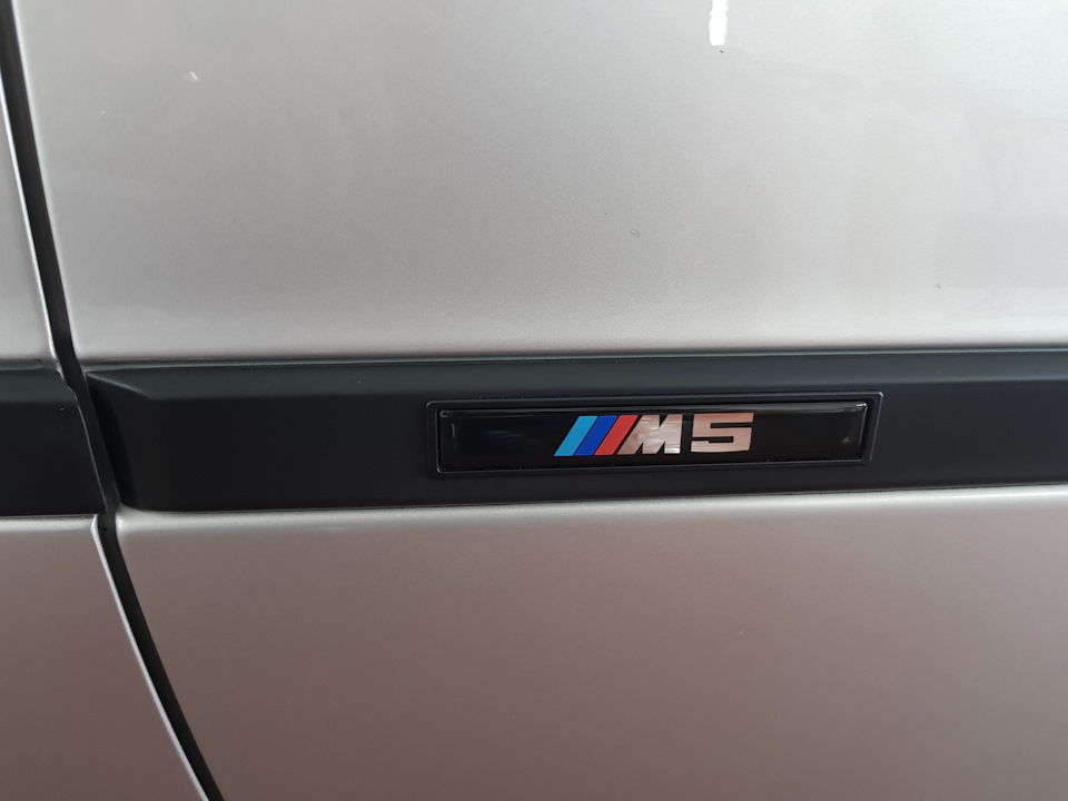 Нові OEM молдинги ///M5 5