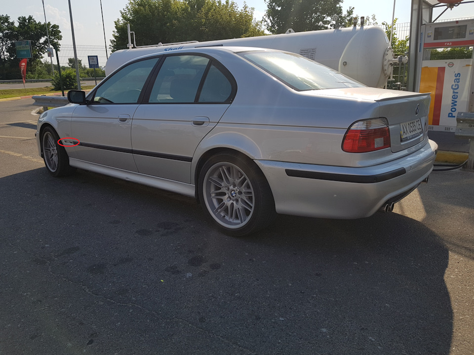 Нові OEM молдинги ///M5 1