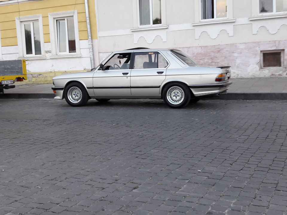 Соц опитування кому як більше подобається до або після коментуємо))) 4
