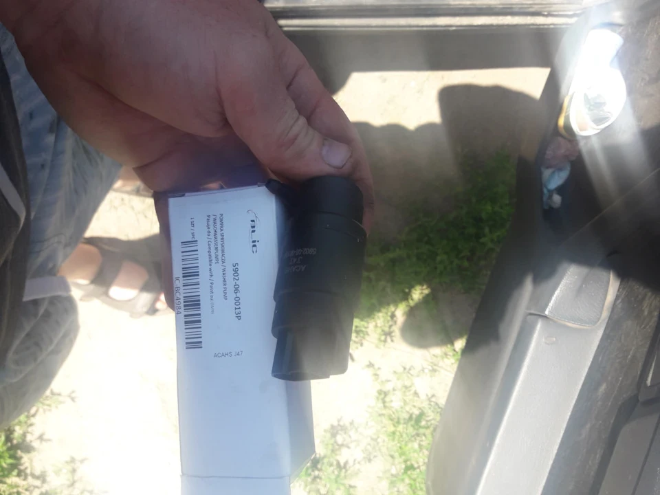 Заміна помпи омивача лобового скла