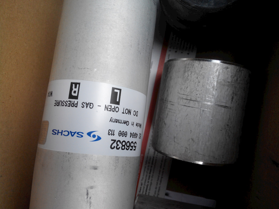 Заміна передніх амортизаторів Bilstein B6 sport на SACHS 1