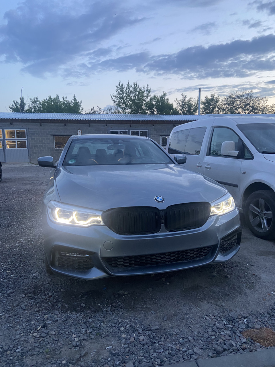 Доснащення G30 адаптивними фарами ICON LIGHT (опція S552A) 3