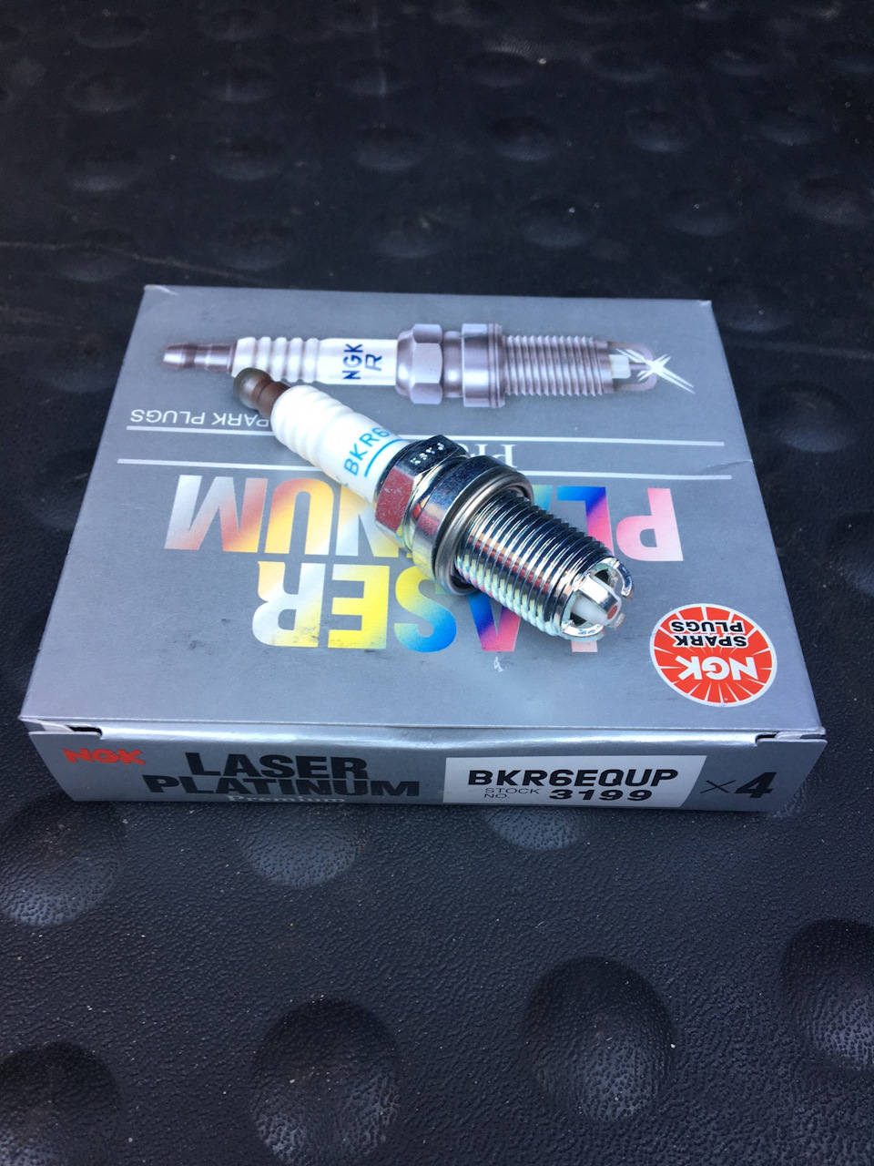 Зміна свічок NGK 3199 BKR6EQUP 1