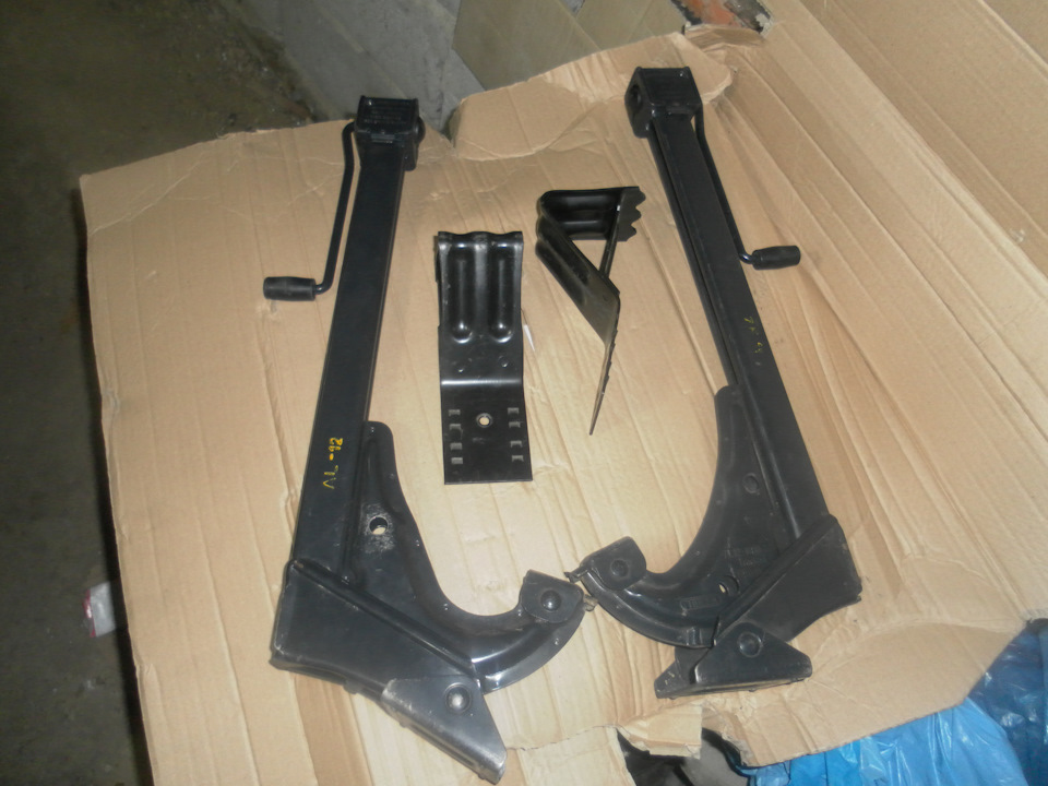 оригінальний домкрат е34 2