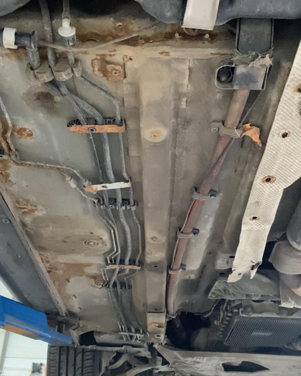 Обробка днища BMW E60 03рік 4