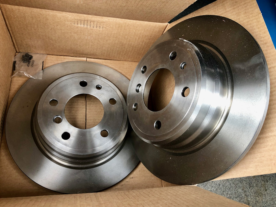Заміна задніх гальмівних дисків на Brembo 3