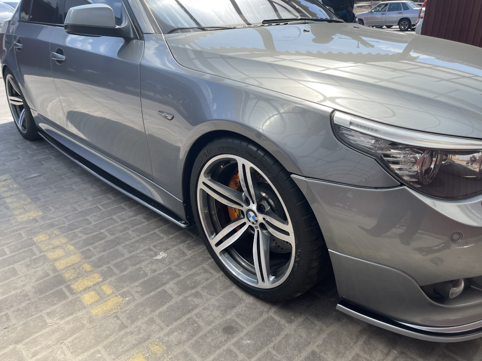 Найк) або Michelin Pilot Super Sport 255/35 R19 5