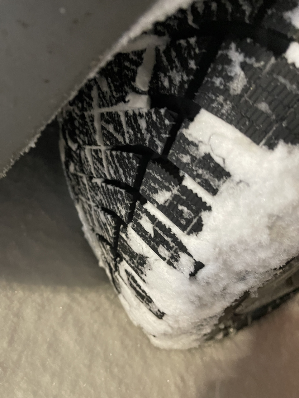 Відгук Pirelli Winter Ice Zero FR 4