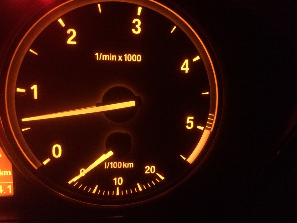 Поділ прогрітості двигуна на шкалі оборотів 1