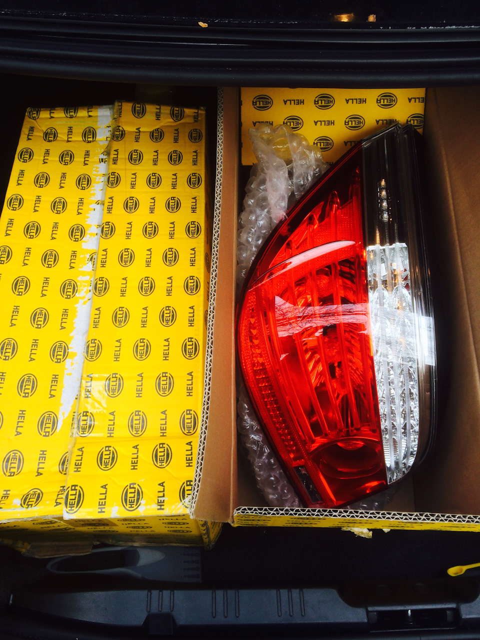 Нові ліхтарі е60 LCI Hella 1