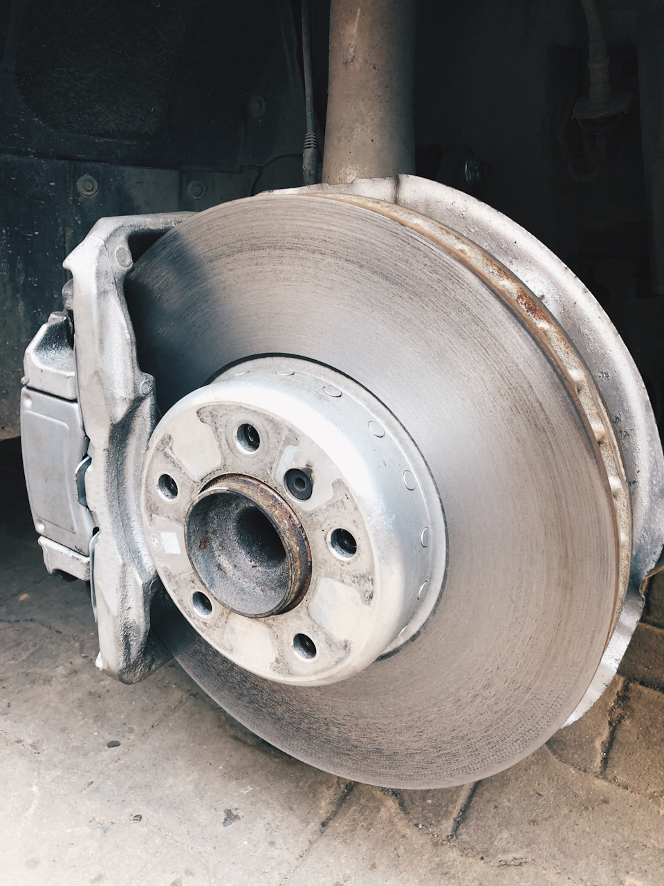 Ревізія передніх гальм е60 535d Original + Michelin PS4 245/45/17 2